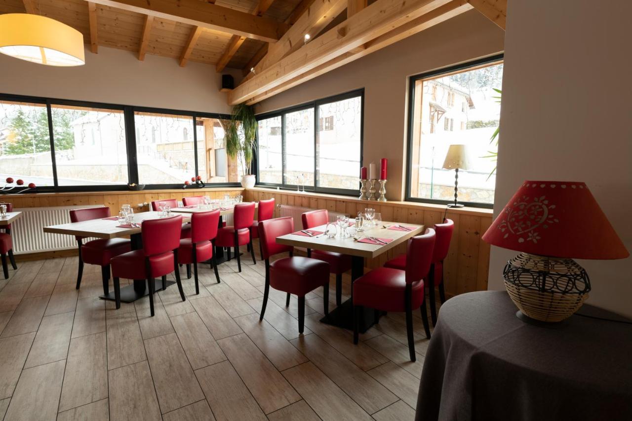 Hotel Restaurant Le Centre Lélex Exteriér fotografie